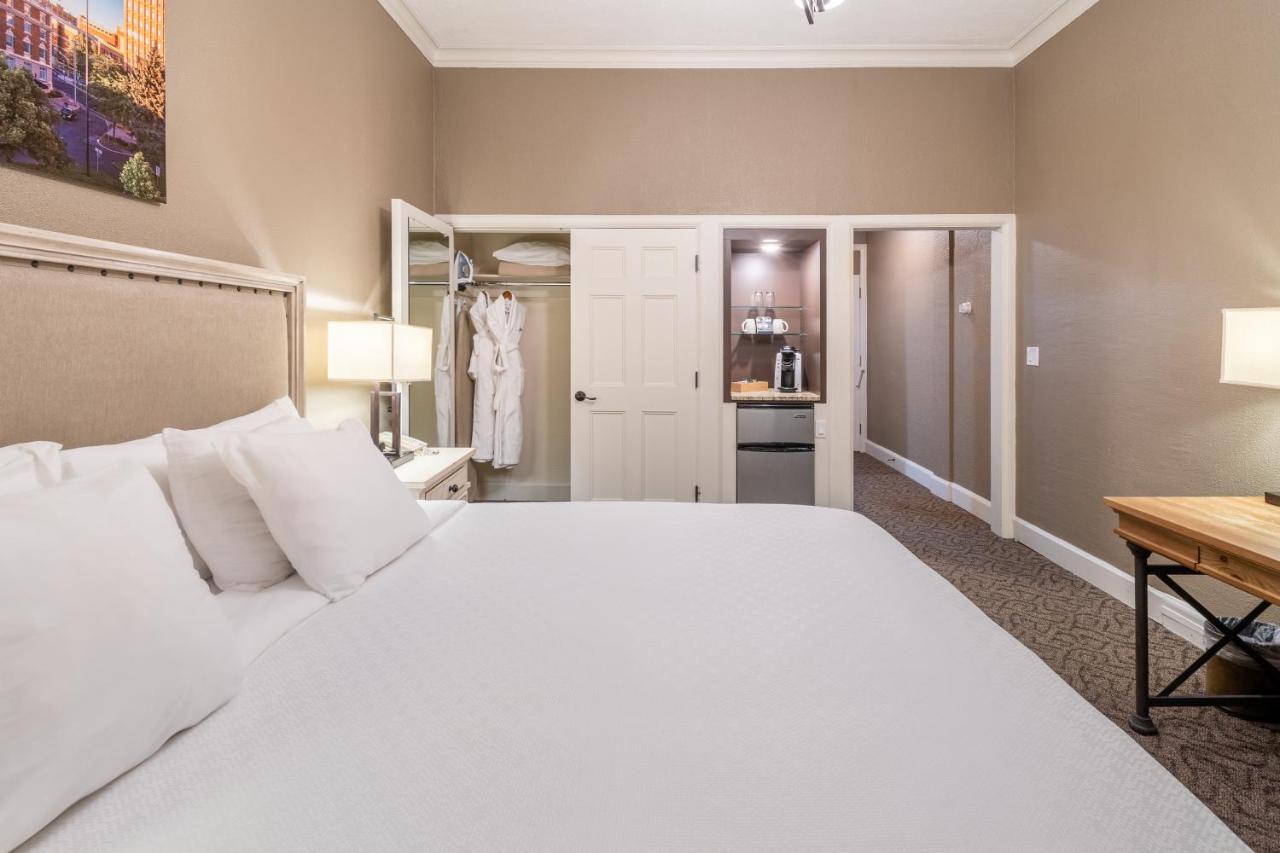 Club Hotel 3*